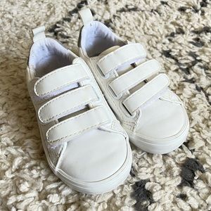 Old Navy White sneakers